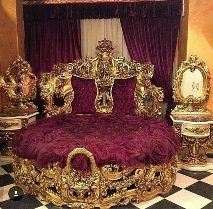 The Art of Luxury Living: Ornate Headboards with Distinctive Elegance