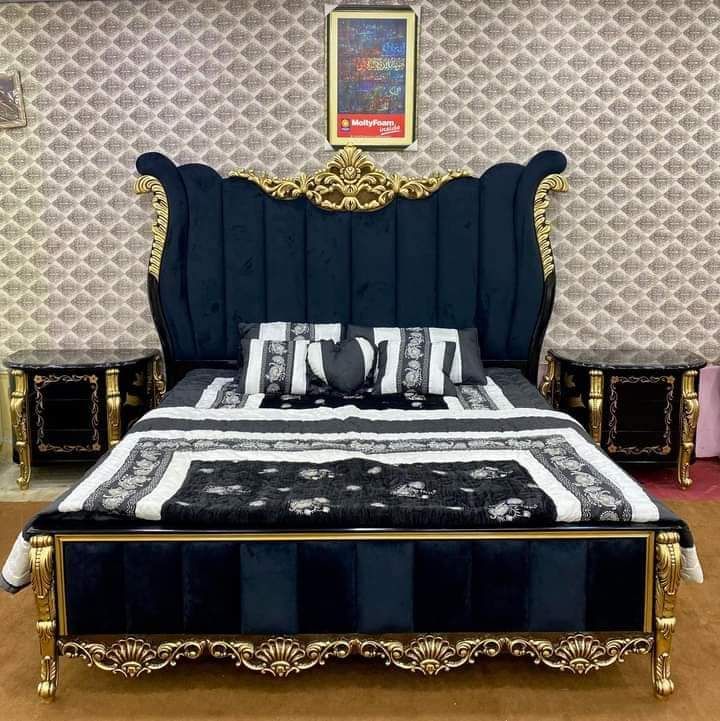 Premium Champagne Gloss Royal Bed Set – Sleek Fan-Shape Curved Headboard with Rich Cream Velvet Diamond Tufting